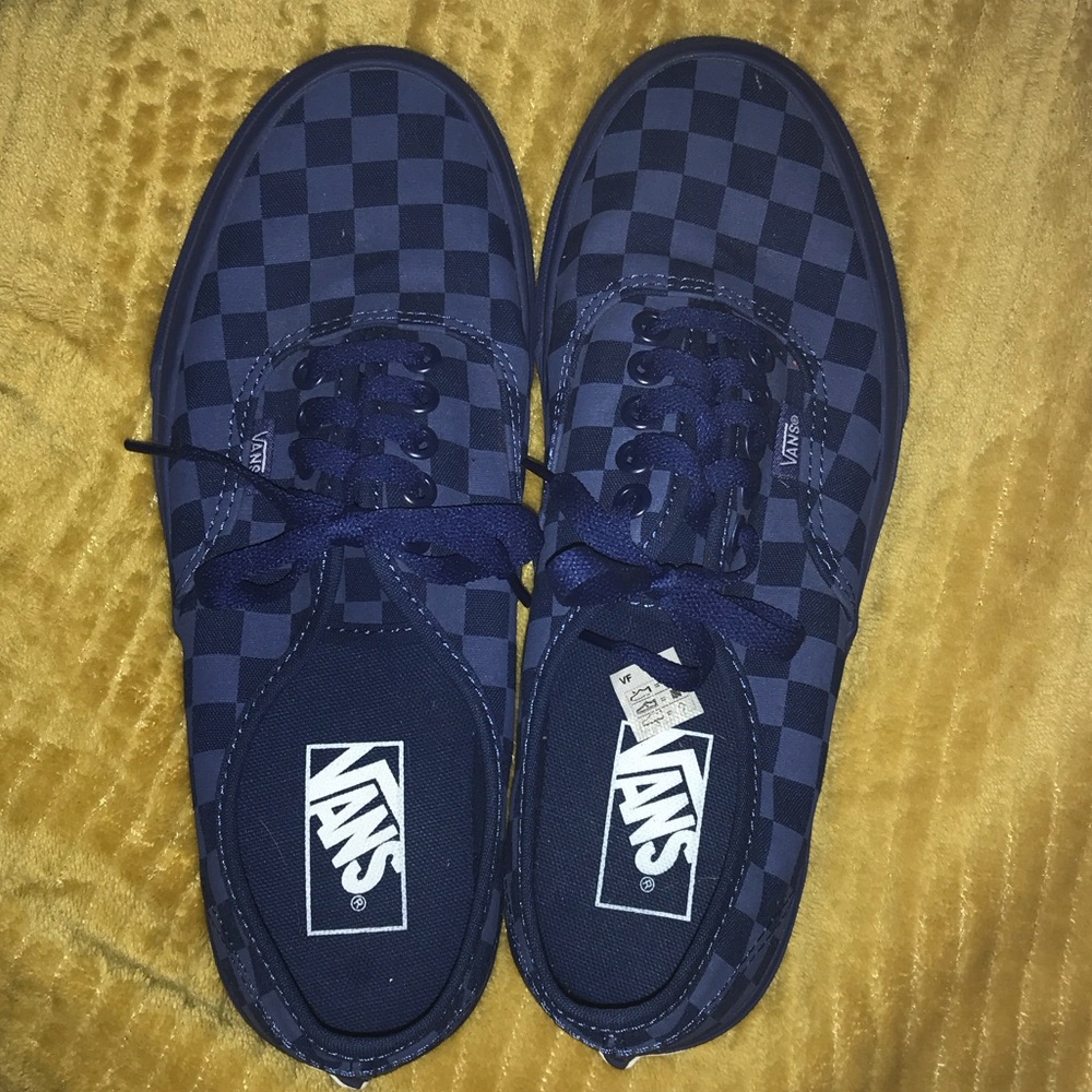 Vans women’s Navy Checkered Sneakers